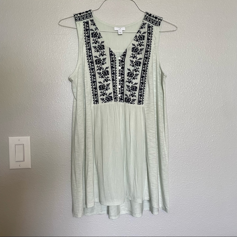 J. Jill Embroidered Sleeveless Tank Top Tunic Flowy Boho Floral V-Neck